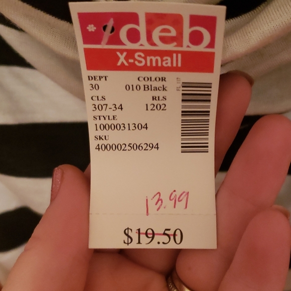 Adorable black and white striped 'deb' xs shirt - Picture 4 of 7